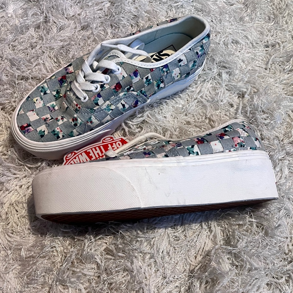 Vans stacked platform - Picture 2 of 3